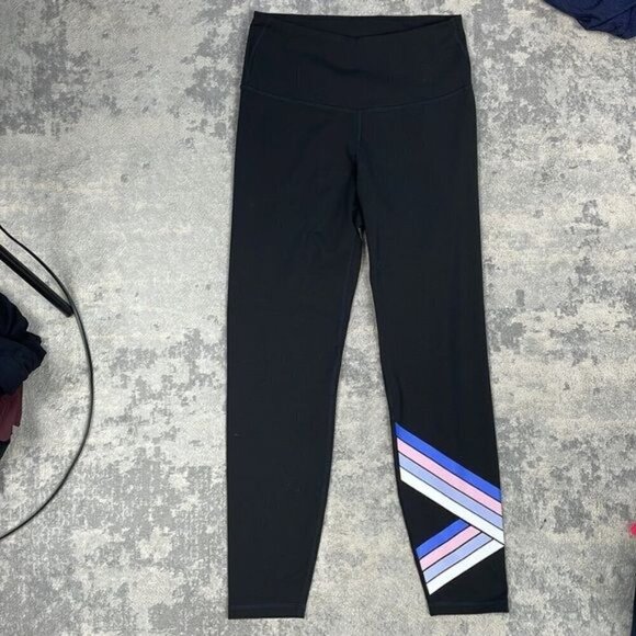 Lot of 10 Bulk Athletic Leggings Shorts Sports Bra Tank Tops Pullover Sz M - Picture 2 of 11